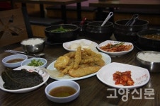 뭉근히 고아낸 추어탕 진국이네
