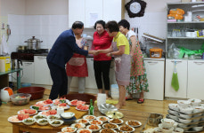 성석 이전(고봉7통)경로당 월례회의는 잔치다