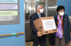 백석2동 주민자치위, 지역아동센터에 책 선물