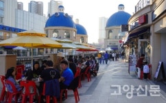 호수공원과 노래하는 분수가 정원처럼 이어진 스트리트몰