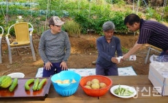 하늘 숲 흙의 정령이여… 자유농장에 머무소서