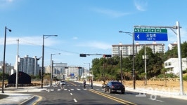 강촌로 지하차도, 완공 3년 만에 지각 개통