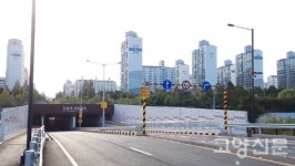 강촌로 지하차도, 완공 3년 만에 지각 개통