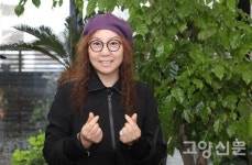 글쓰기로 마음 열고 스스로 치유하도록 도울 뿐 