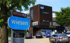 시원한 나무 그늘, 부드러운 흙의 촉감… 무념무상에 빠져드는 오송산 힐링 숲길