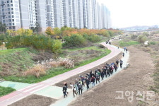 다시, 함께 걸은 호수공원~한강~북한산 25㎞