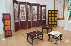 전시 목말랐던 압화작가들의 열정… 봄꽃처럼 화사하게 피어나다