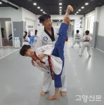 이승주, 세계태권도 품새 선수권 유소년부 세계 1위