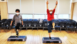 어르신들 스마트한 건강관리하세요