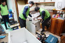 고양ROTC봉사단, 고양시지축종합사회복지관과 함께 사랑의 집수리 자원봉사