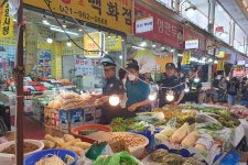 고양경찰서, 추석맞이 원당시장 집중도보순찰
