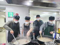 지축종합사회복지관, 한국장기요양기관협회 경기북부고양지회와 함께 겨울철 영양죽 나눔