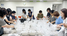 덕양행신복지관, 우리은행 화정점과 이웃에 삼계탕 전달