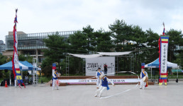 전통공연 보고 열무비빔밥 먹고  신명나네