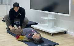 스포애니 화정역점,  덕양노인복지관에 재능기부