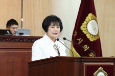 잡초에 가려진 알미공원, 방치 말아야