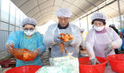 따뜻한 겨울, 함께 만들어가요  원당농협, 사랑의 김장김치 담가