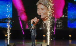 조합원들과 박수치고 웃고  원당조합 조합원이란 게 뿌듯