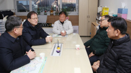 ㈜오동 자유로마트, 고봉동에  라면 100박스 전달