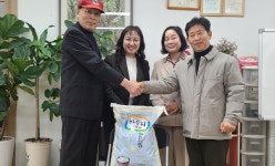 원신동 지역사회보장협의체,  경로당에 사랑의 쌀 전달