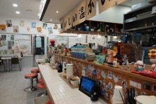 묵직한 맛이냐, 담백한 맛이냐 우동애호가들의 행복한 고민
