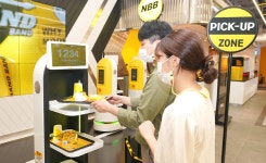 신세계 노브랜드 버거 매장,서빙 로봇 도입