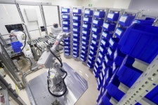 중국 상하이병원, 병원약국에 로봇 약사 도입했다