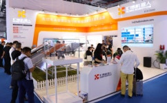 中 후이보로보틱스, 태양광 발전소 위한 로봇 공개