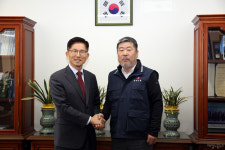 경사노위 직격 김동명 위원장 정부 용역업체 자임