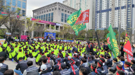 부산공무직노조 기간제 확대·민간위탁 시도 멈춰라