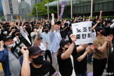 삼성전자 노조 55년 만 첫 파업 