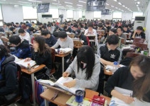 르포/ 취업준비생들이 찾는 공무원 기숙학원 24시