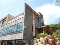 ‘쌈애마을’, 건강한 청계 쌈밥집으로 인기