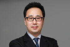 제이드성형외과 김진오 원장, ‘무턱고민, 무턱성형으로 개선 효과’