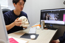 안면비대칭, 한의원 비수술적 치료로 충분히 개선할 수 있어