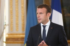 마크롱 재선 친환경 미래산업 육성, 태양광 발전 및 반도체 산업 투자