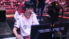 ＂홈에서는 그야말로 무적!＂ 티원, 농심 꺾고 LCK 2025 레전드 그룹 전승 이어가
