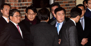 野 삼성동 8인, 피의자朴 비서하려면 의원직 그만둬라