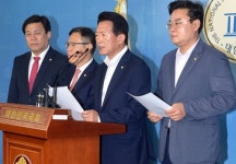 자한당의 도돌이표 외침…김상조 자진사퇴!