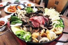 문경 여행에서 빼먹으면 안 되는 볼거리, 전국 4대 쌈밥 맛집