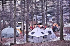 흰 눈 내린 아침의 감동...겨울 캠핑장 8곳