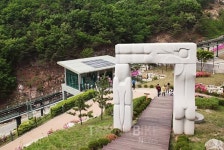청명한 하늘과 고즈넉한 호수가 어우러지는 포천, 여름에 딱 좋은 맛집은