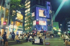 신촌은 걷고 싶은 젊은 거리...가볼만한 곳 신촌맛집
