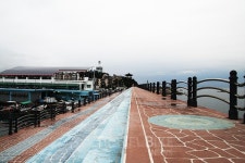 속초 식도락 허브는 설악타워...속초 동명항 대게맛집서 대미