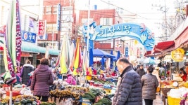 대게철 부산여행 어때...부산기장대게맛집 북적