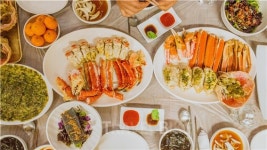 대게철 부산여행 어때...부산기장대게맛집 북적