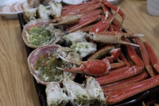 낭만적인 크리스마스 데이트 겨울 바다 찾아가는 속초여행, 매력적인 제철 대게 맛집도