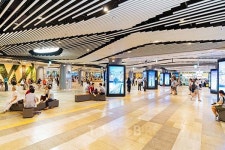 무더위엔 지캉스로…서울 지하도상가 명소 눈길