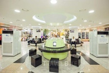 무더위엔 지캉스로…서울 지하도상가 명소 눈길