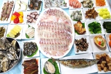 늦여름 무더위는 여수 밤바다에서…여수 맛집은 돌산용궁횟집으로